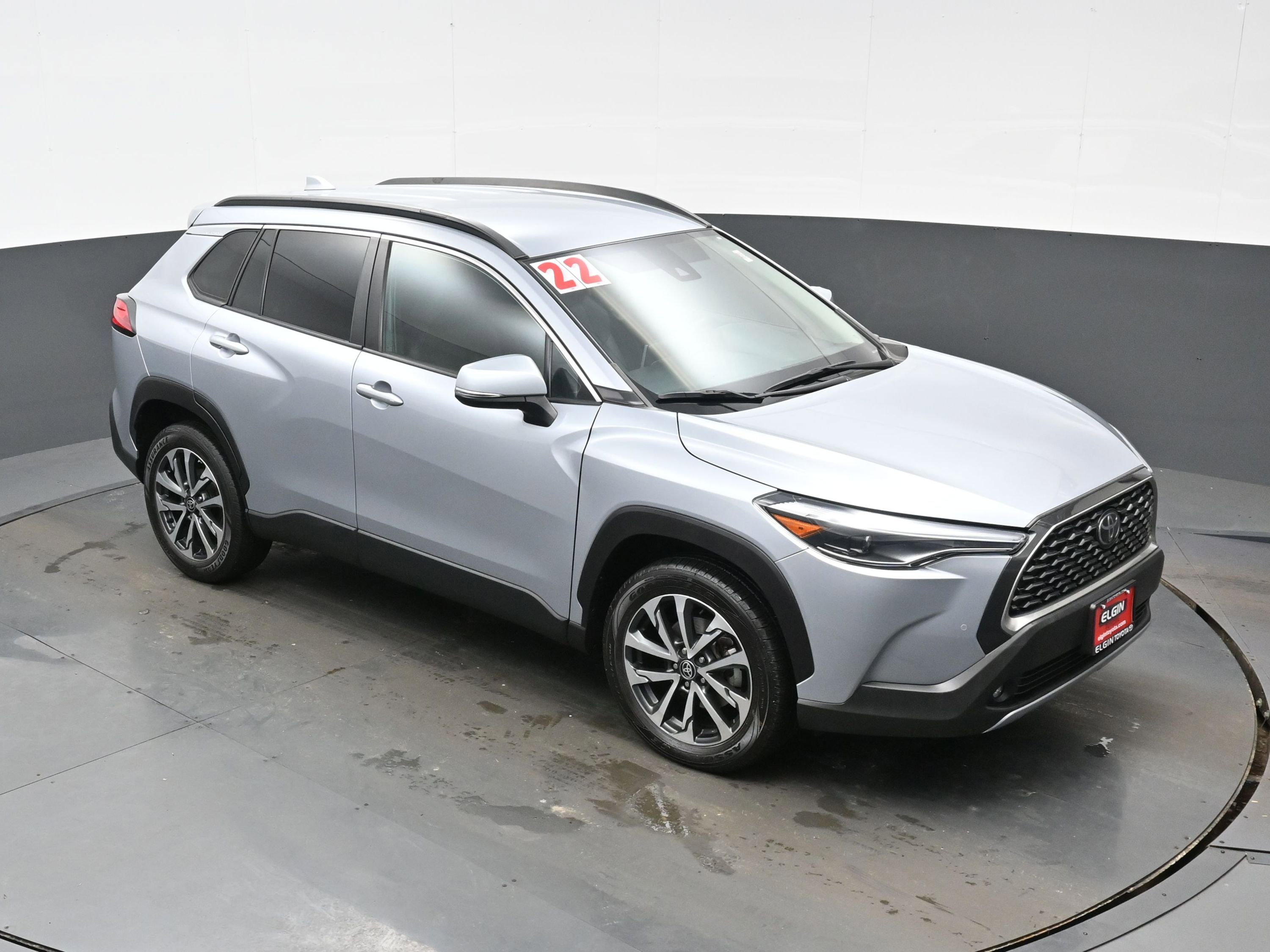Used 2022 Toyota Corolla Cross XLE image 35