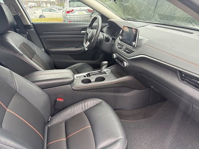 Used 2022 Nissan Altima 2.5 SR w/ Midnight Edition Package image 16