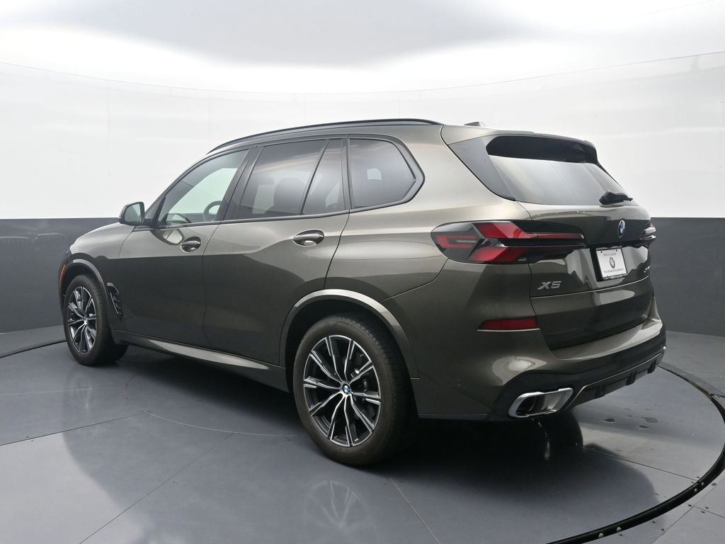 Used 2024 BMW X5 xDrive40i w/ Executive Package image 5