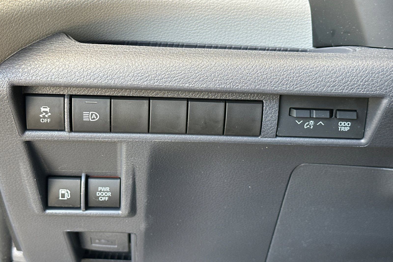 Certified 2022 Toyota Sienna XLE FWD image 34