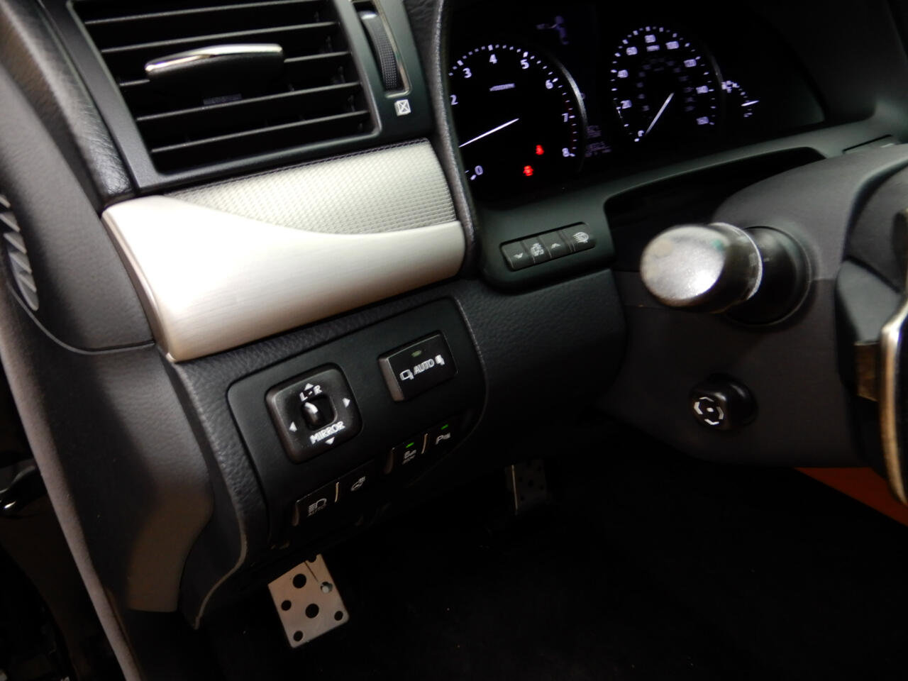 Used 2015 Lexus LS 460 w/ F Sport Package image 18