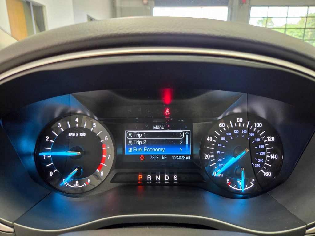 Used 2015 Ford Fusion SE FWD image 30