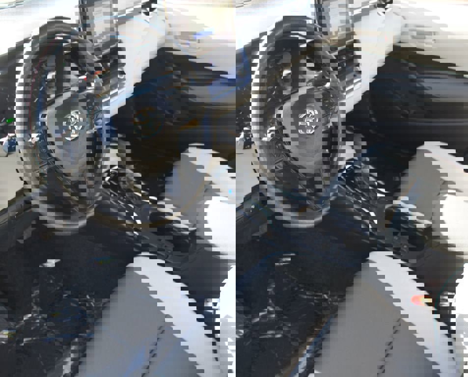 Used 2024 Toyota Corolla LE image 12