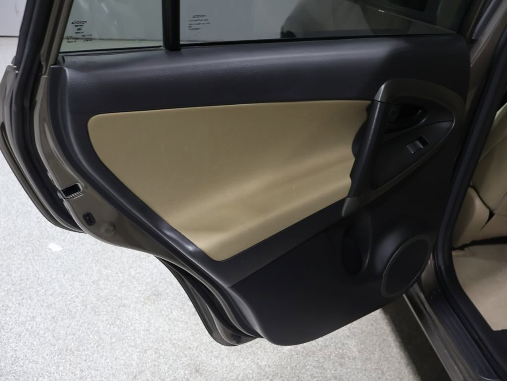 Used 2011 Toyota RAV4 4WD w/ Base L4 Extra Value Pkg image 17