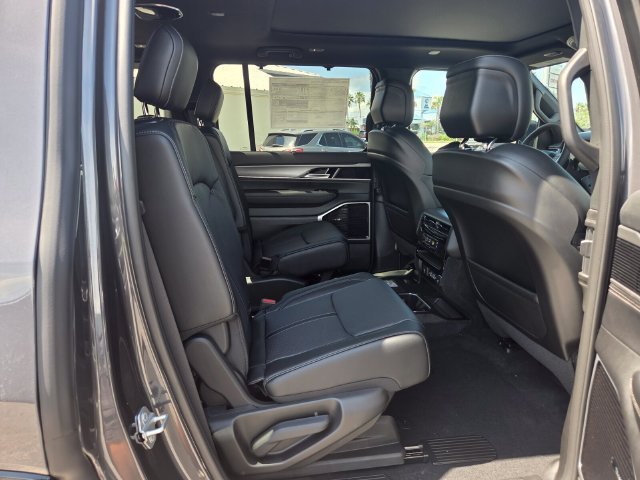 New 2026 Jeep Grand Wagoneer Limited AWD/4WD image 15