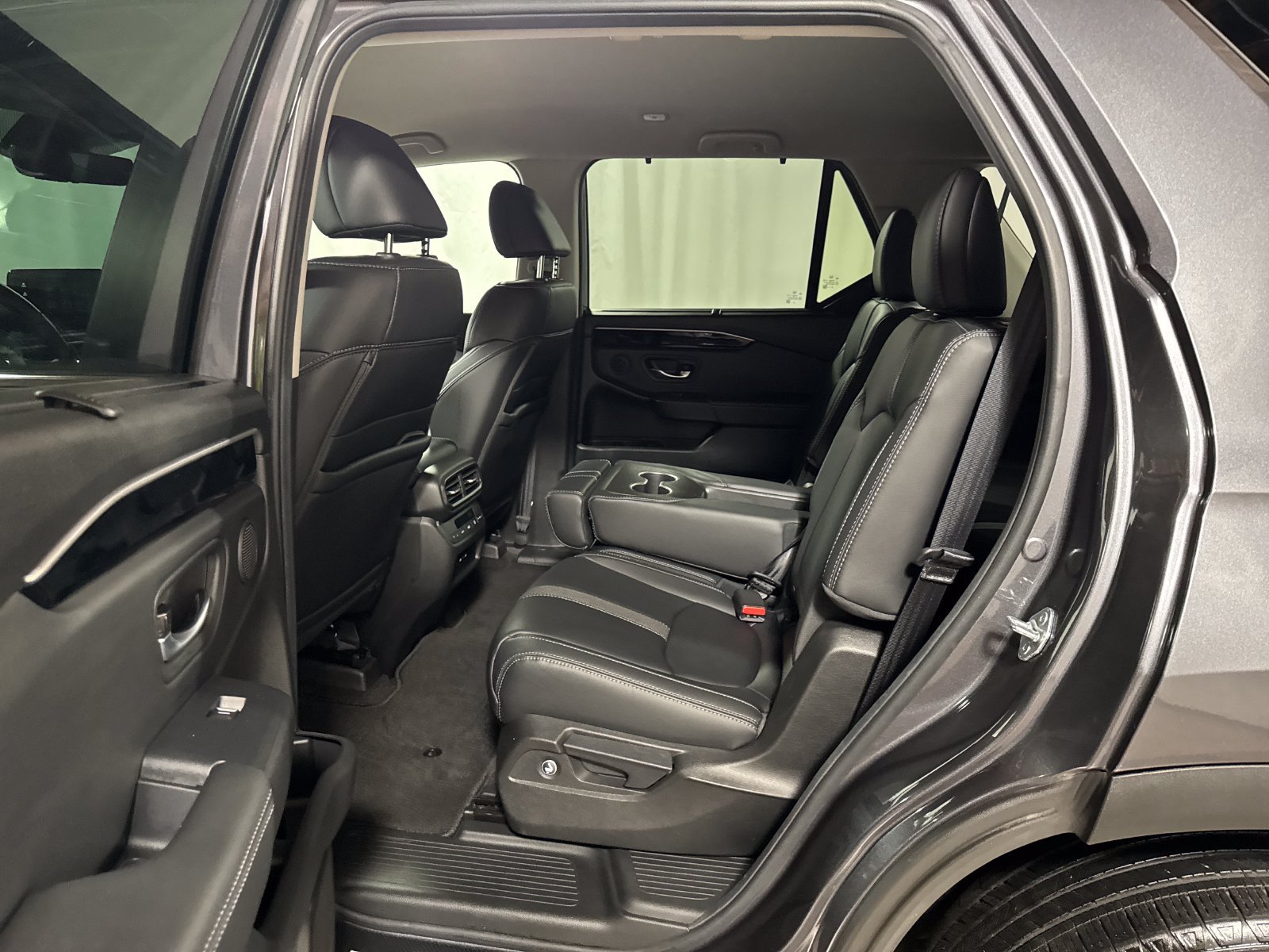 Used 2025 Honda Pilot EX-L image 5