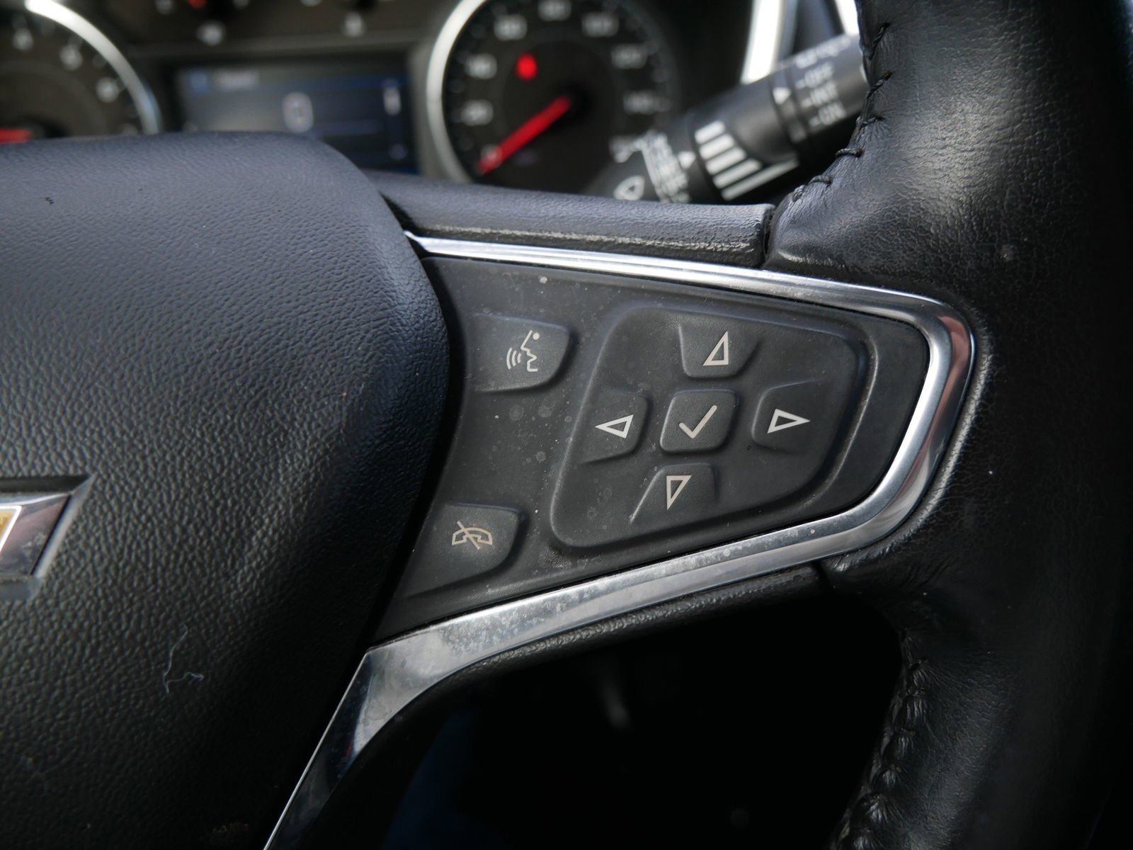 Used 2020 Chevrolet Equinox LT image 25