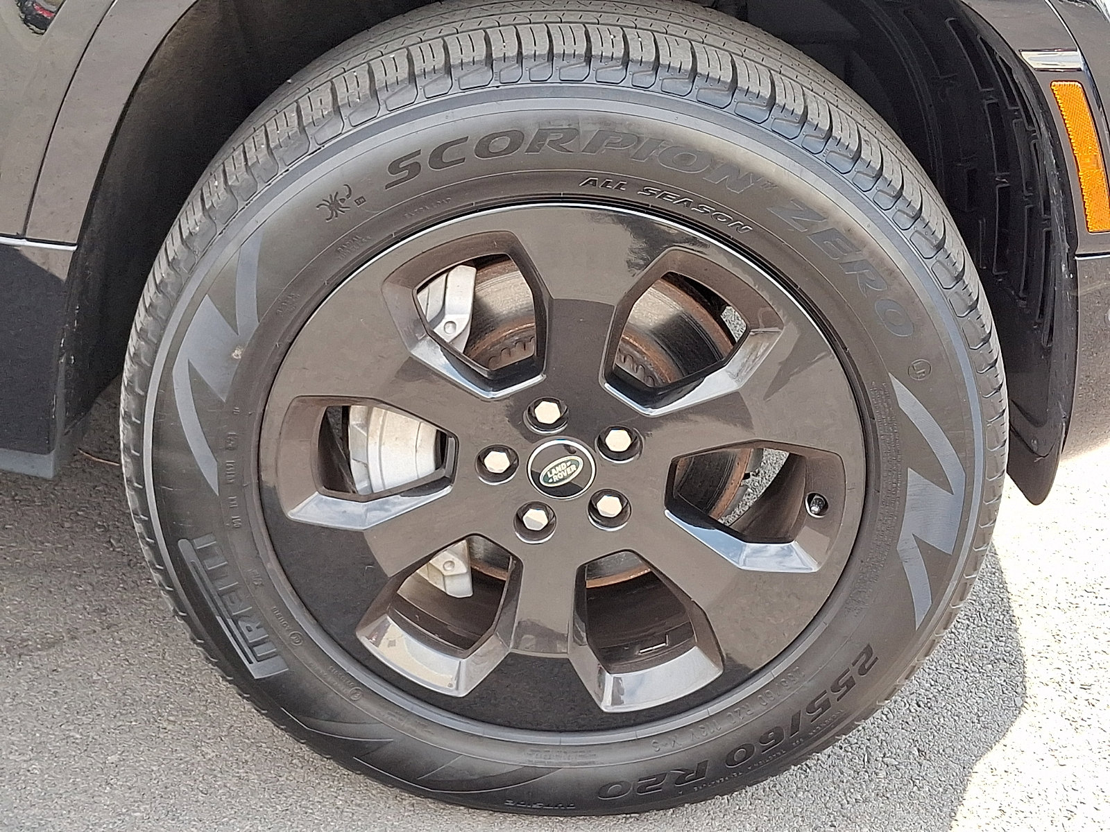 Used 2023 Land Rover Defender 110 X-Dynamic SE image 12