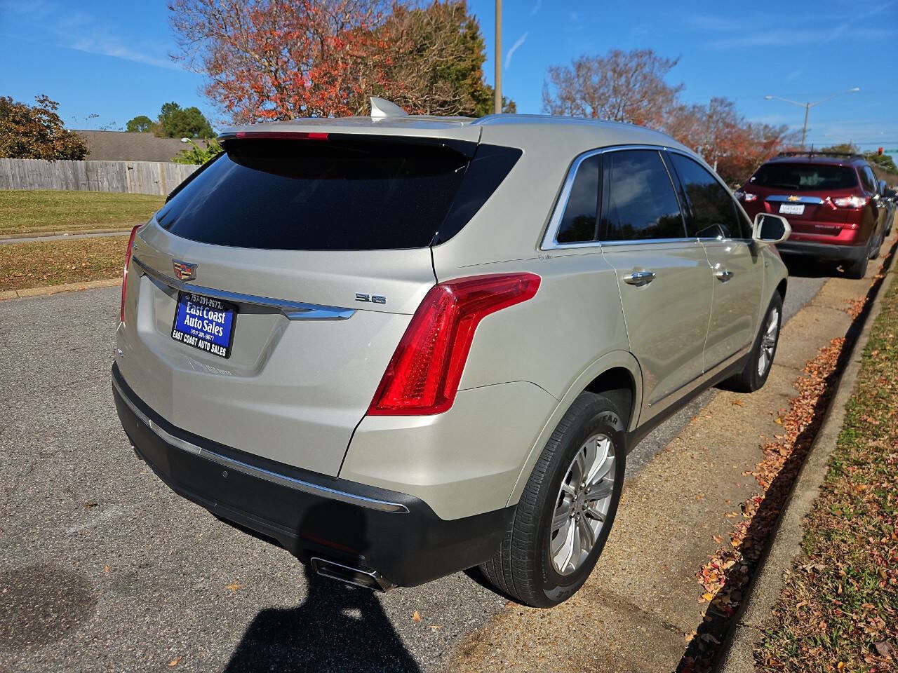 Used 2017 Cadillac XT5 Luxury w/ Driver Awareness Package AWD/4WD image 6