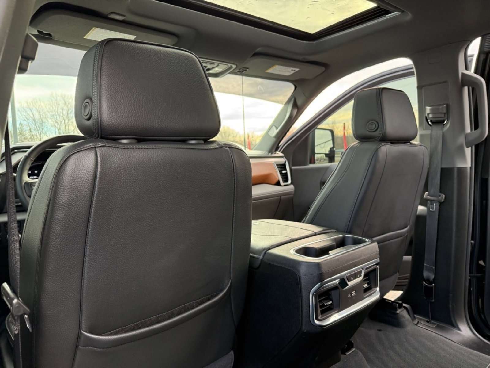 Used 2025 GMC Sierra 2500 Denali w/ Technology Package image 18