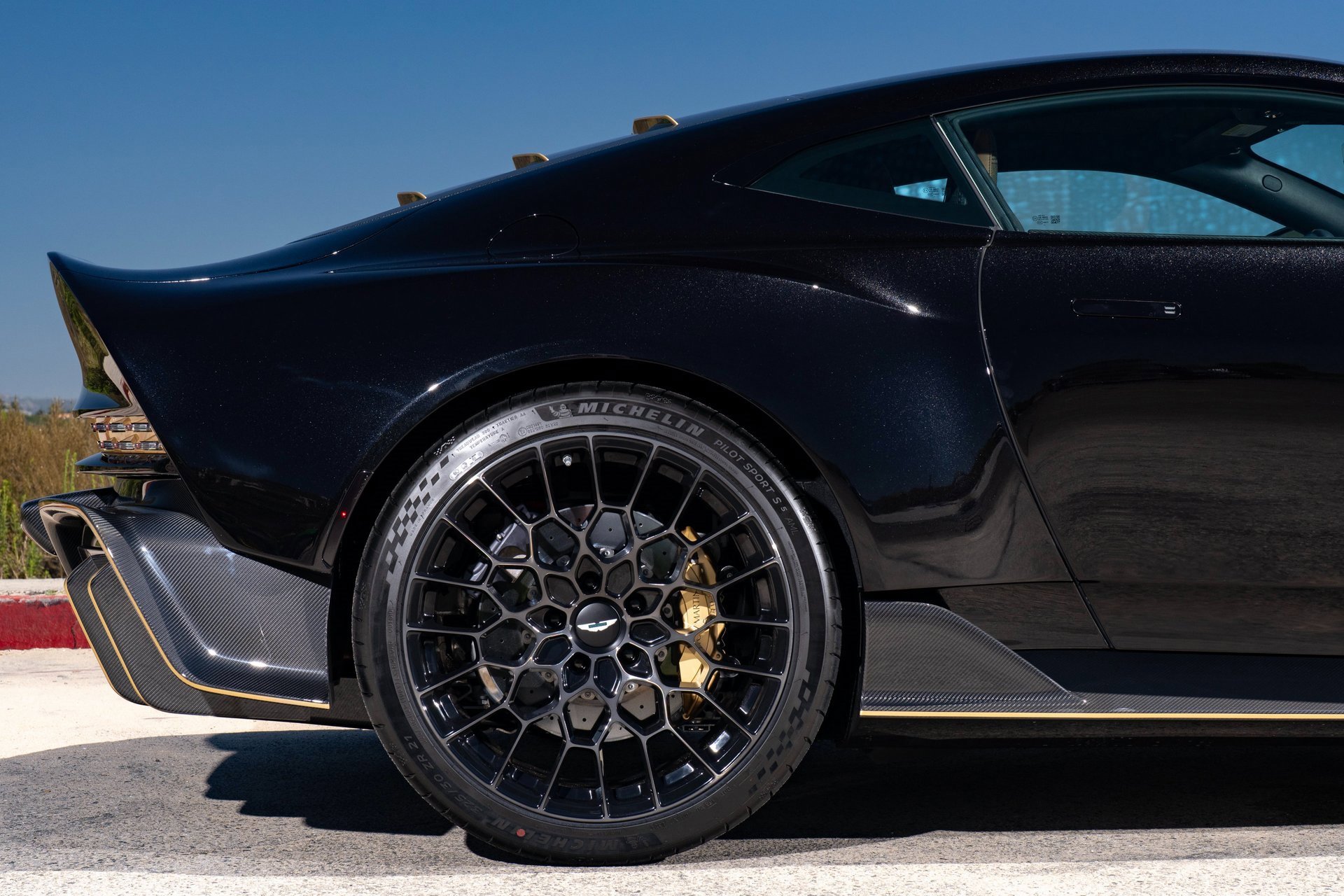 Used 2024 Aston Martin Valour image 75