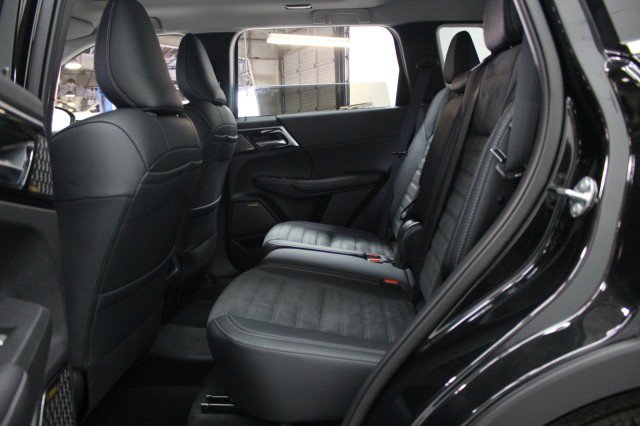 New 2026 Mitsubishi Outlander SE FWD image 24