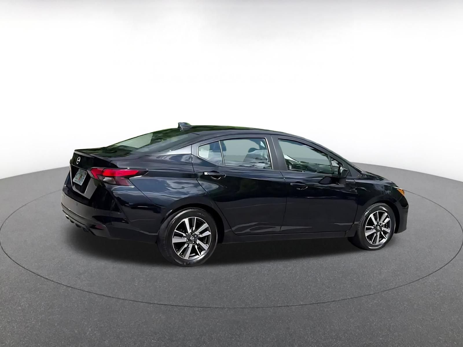Used 2025 Nissan Versa SV FWD image 14