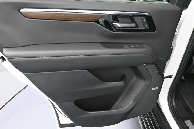 Used 2025 Chevrolet Tahoe High Country AWD/4WD image 31