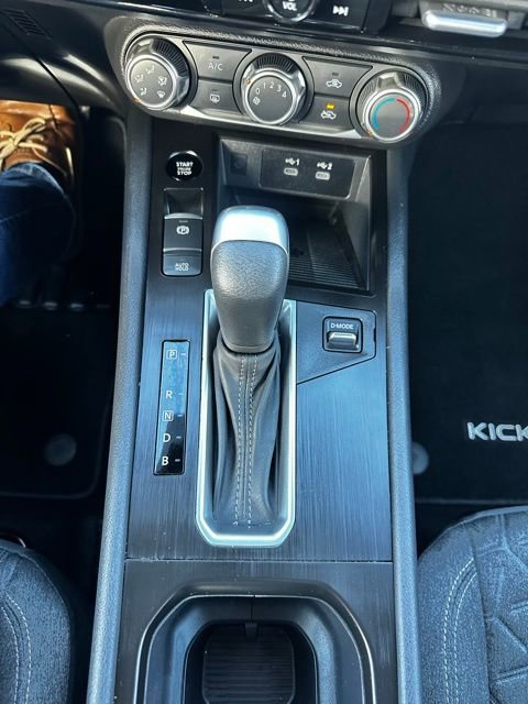 Used 2025 Nissan Kicks SV FWD image 21
