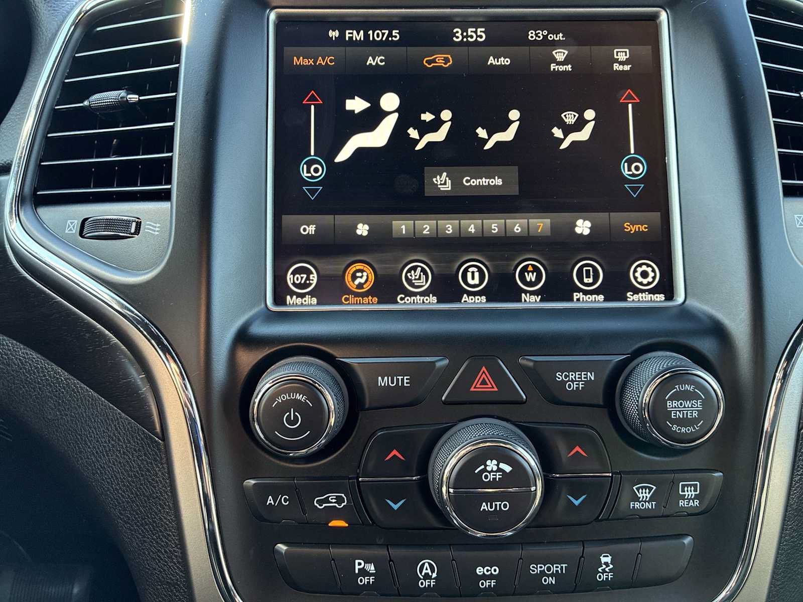 Used 2018 Jeep Grand Cherokee Altitude AWD/4WD image 16