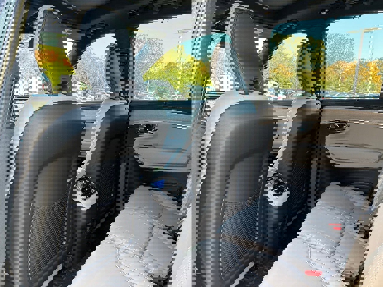New 2026 Volvo XC90 B5 Ultra w/ Lounge Package image 17