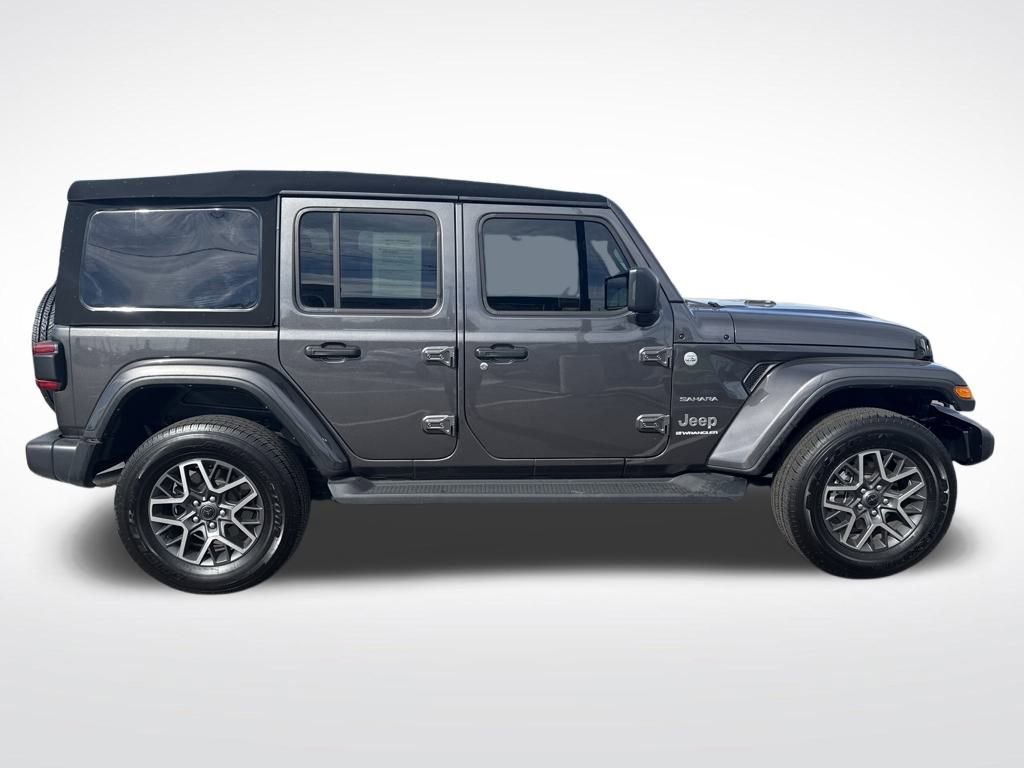 Used 2024 Jeep Wrangler Sahara image 8
