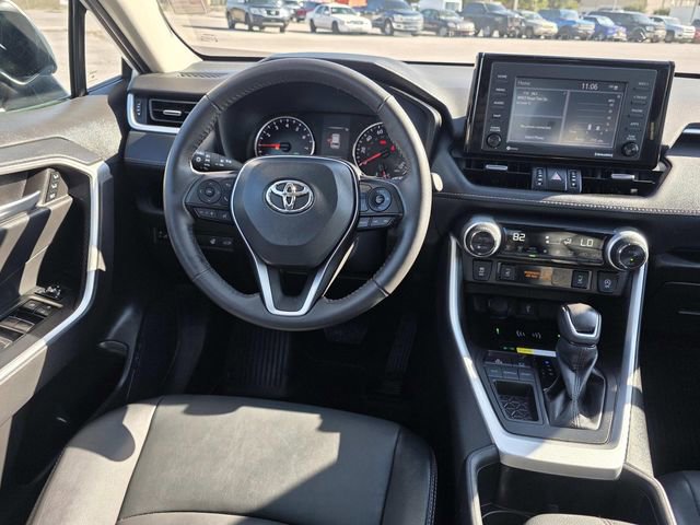 Used 2022 Toyota RAV4 XLE Premium image 6