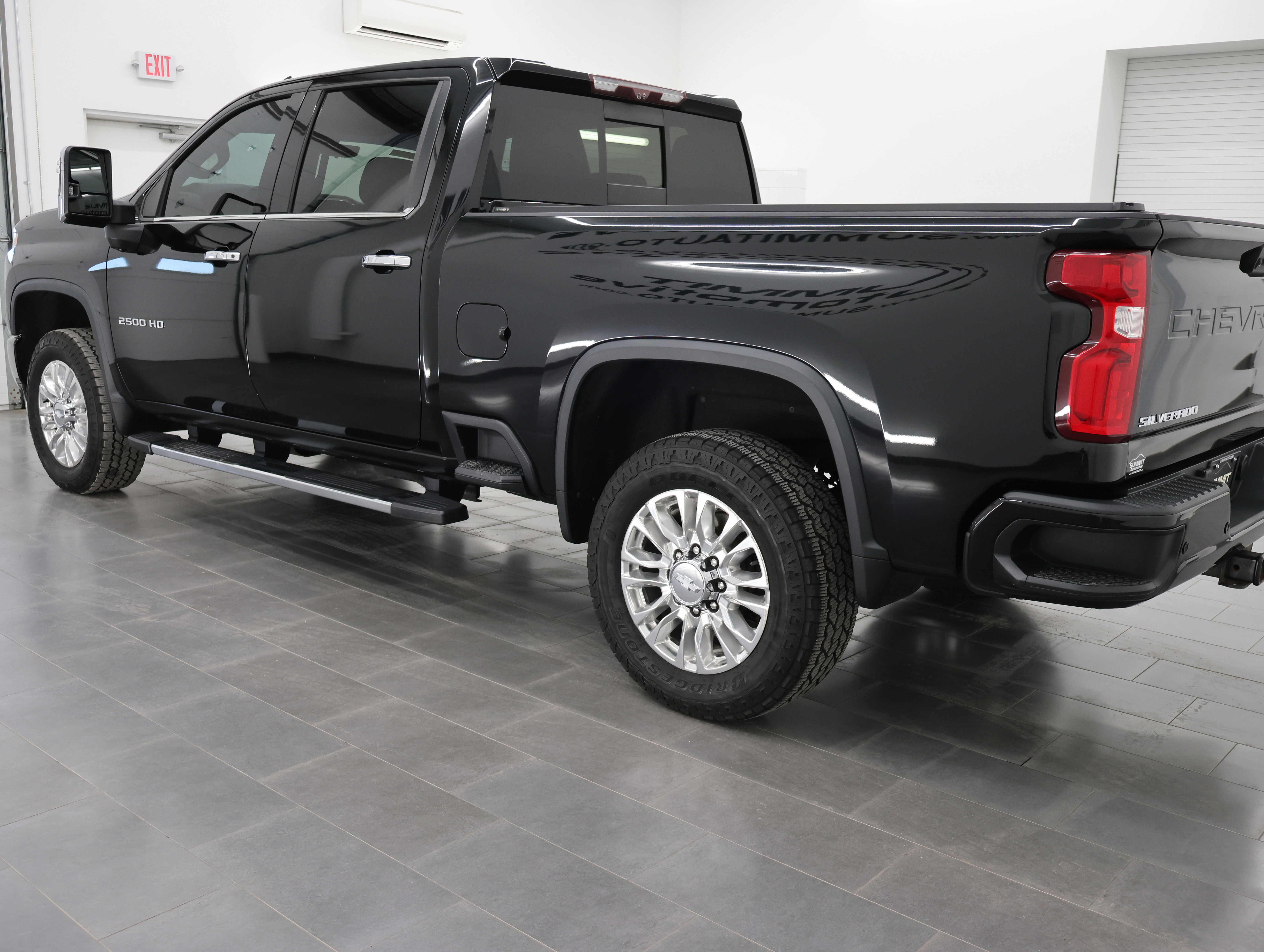 Used 2021 Chevrolet Silverado 2500 High Country w/ Z71 Off-Road Package image 6