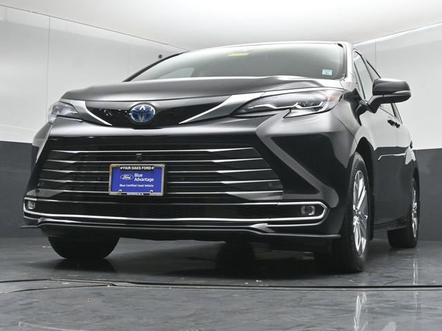 Used 2024 Toyota Sienna Platinum AWD/4WD image 38