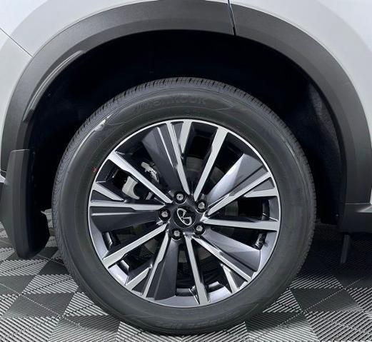 Certified 2026 INFINITI QX60 Luxe w/ Family Package image 10