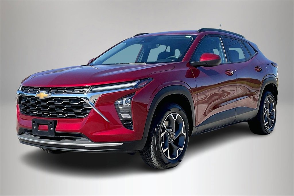 Certified 2024 Chevrolet Trax LT w/ Driver Confidence Package image 2