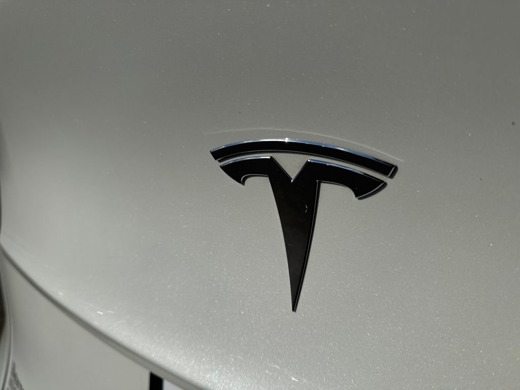 Used 2021 Tesla Model Y Long Range image 42