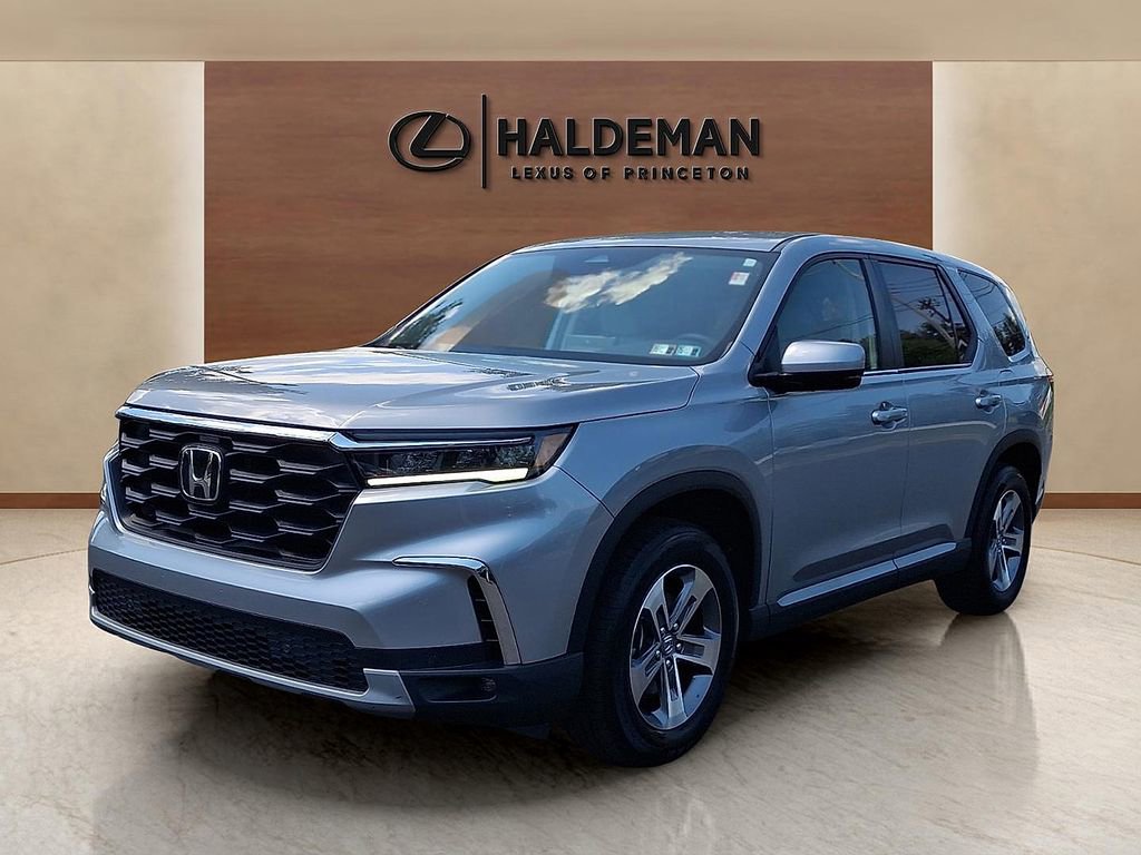 Used 2025 Honda Pilot EX-L image 3