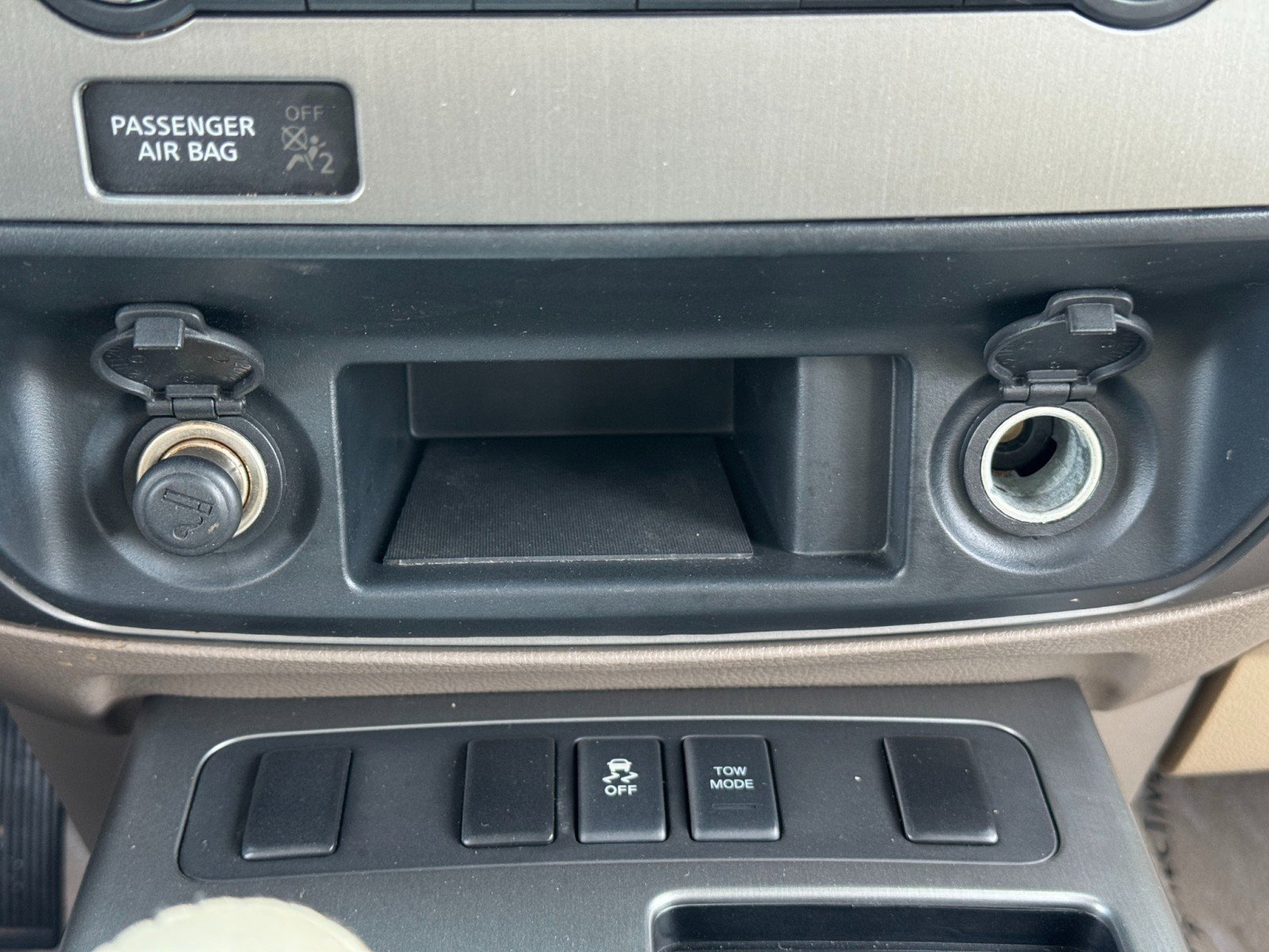 Used 2013 Nissan Armada SV image 24