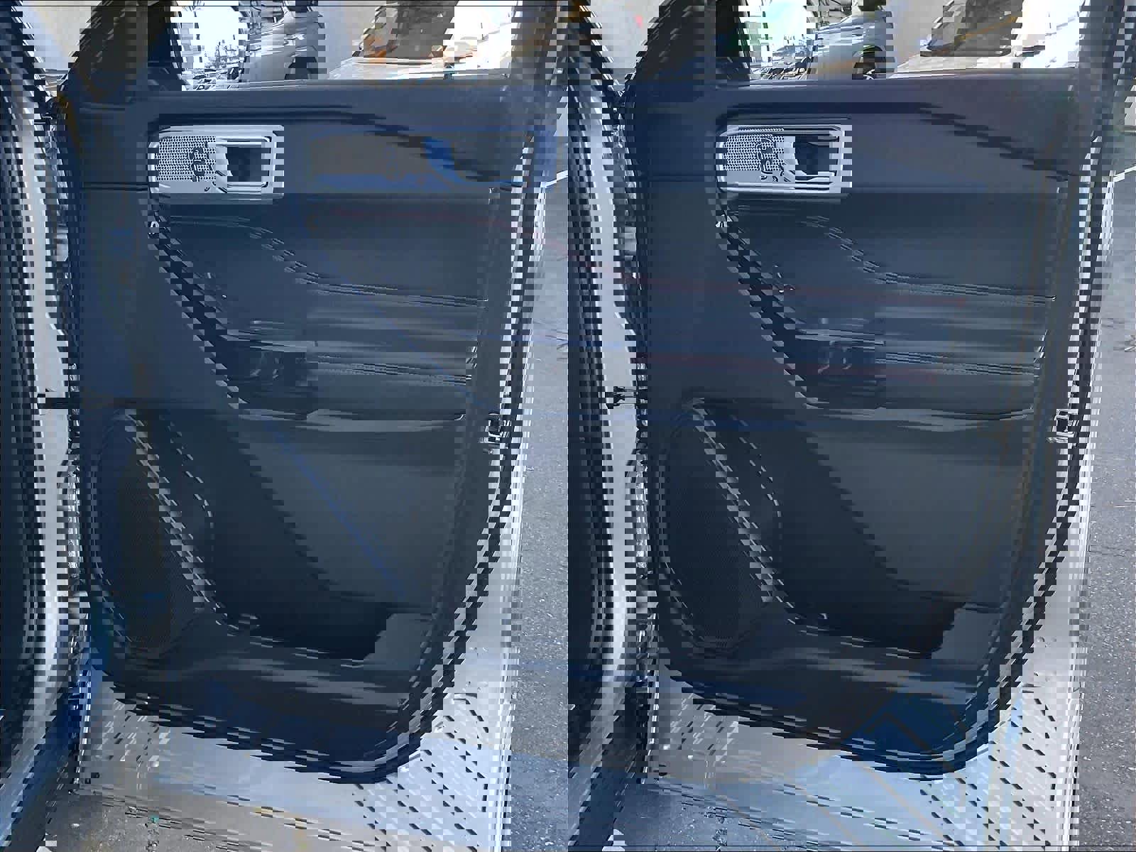 Used 2023 Ford Explorer ST-Line w/ Class IV Trailer Tow Package image 25