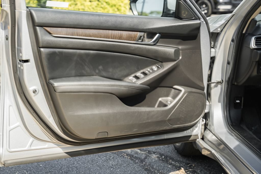 Used 2021 Honda Accord EX image 36
