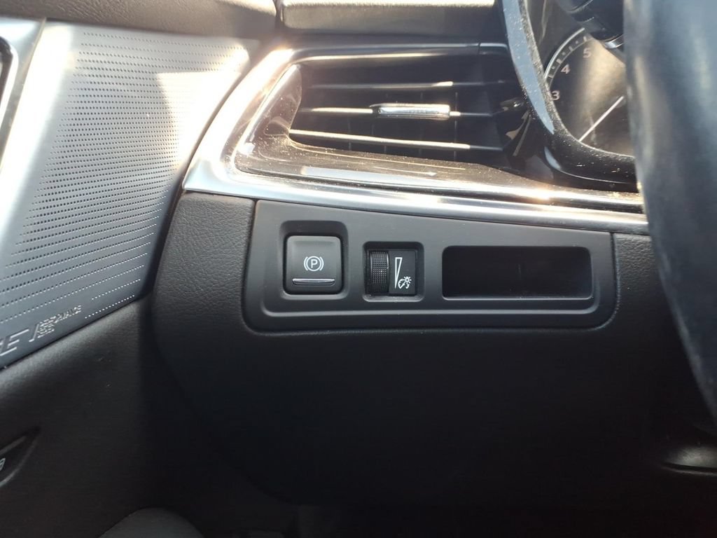 Used 2024 Cadillac XT6 Premium Luxury w/ LPO, Floor Liner Package FWD image 15