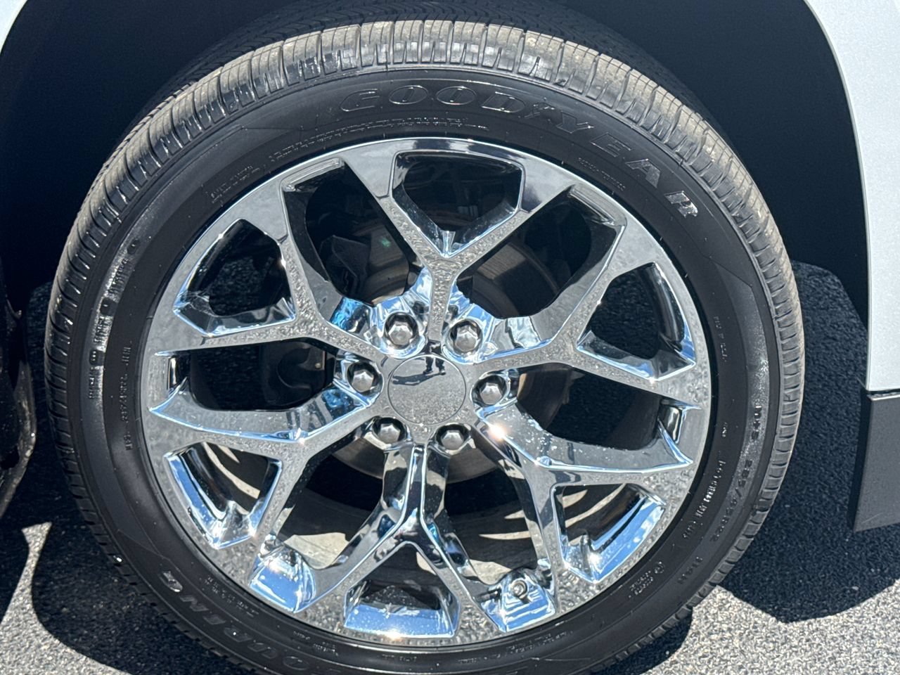 Used 2020 Chevrolet Tahoe LT AWD/4WD image 9