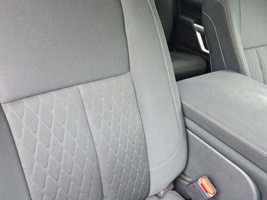 Used 2019 Nissan Titan SV image 7