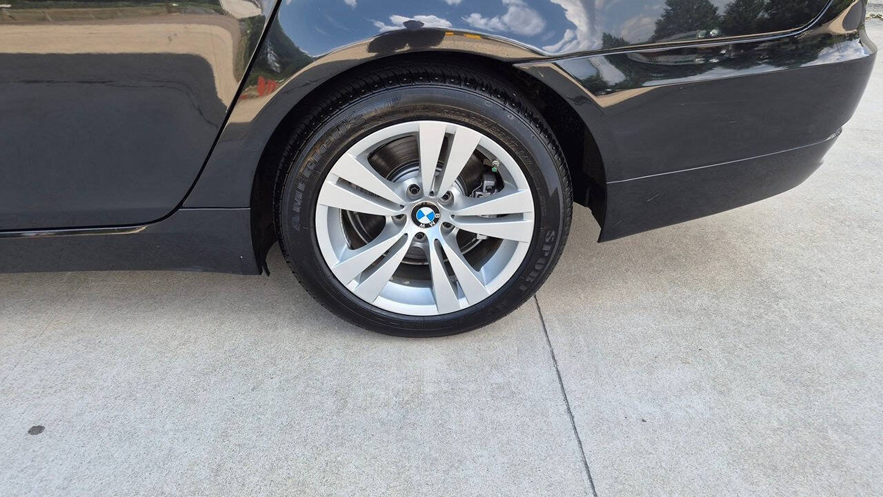 Used 2010 BMW 528i Sedan RWD image 14