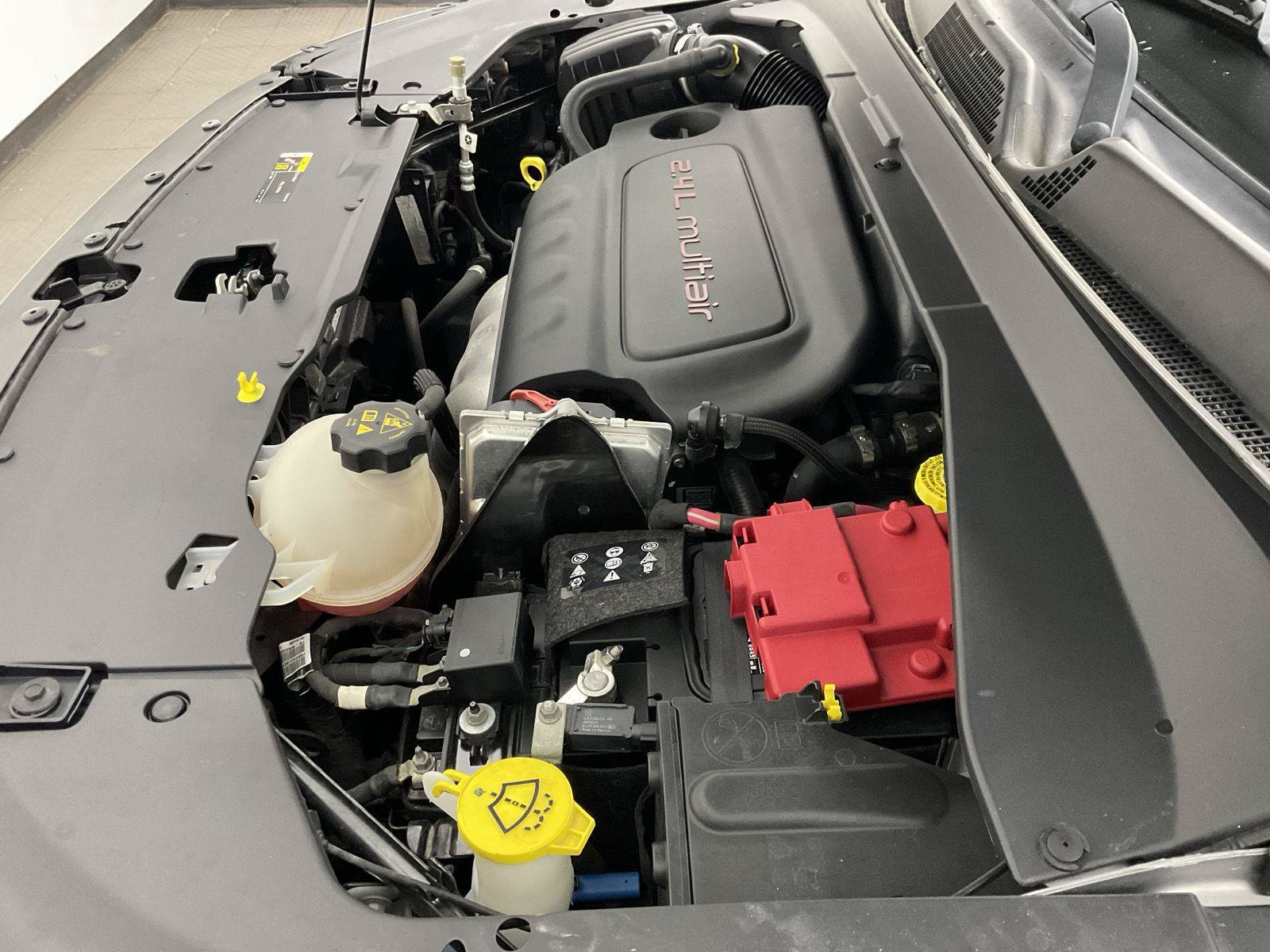 Used 2019 Jeep Compass Latitude FWD image 18