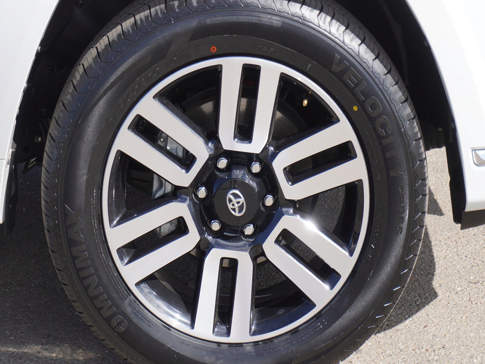 Used 2024 Toyota 4Runner Limited AWD/4WD image 5