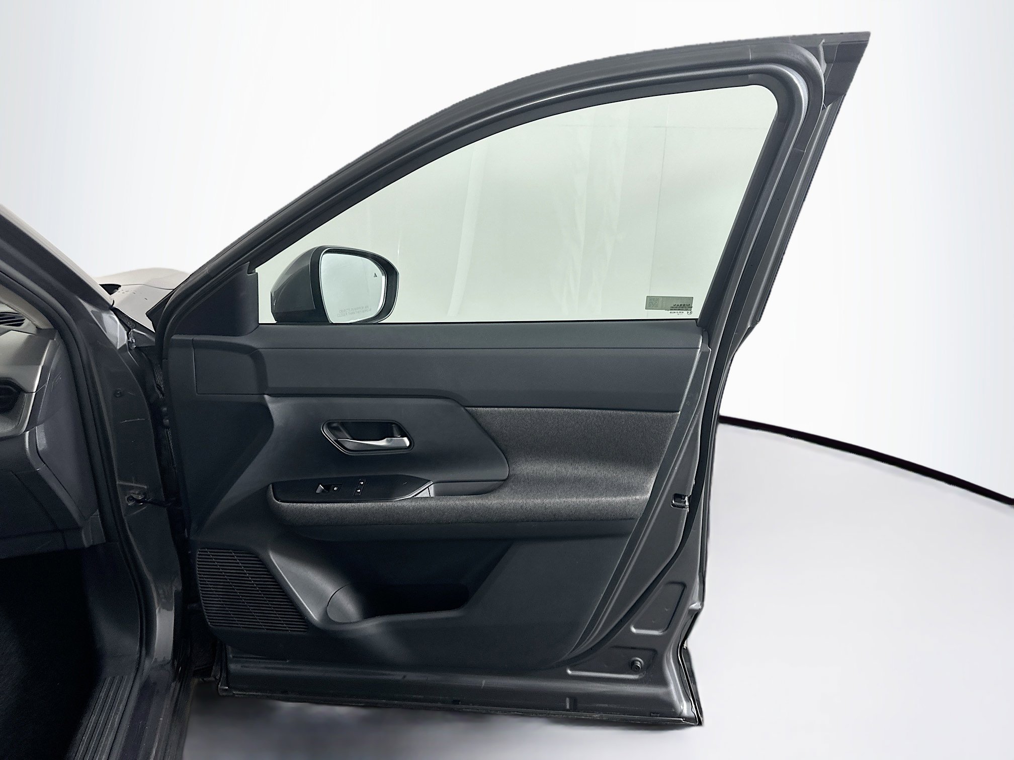 Used 2025 Nissan Kicks SV image 30