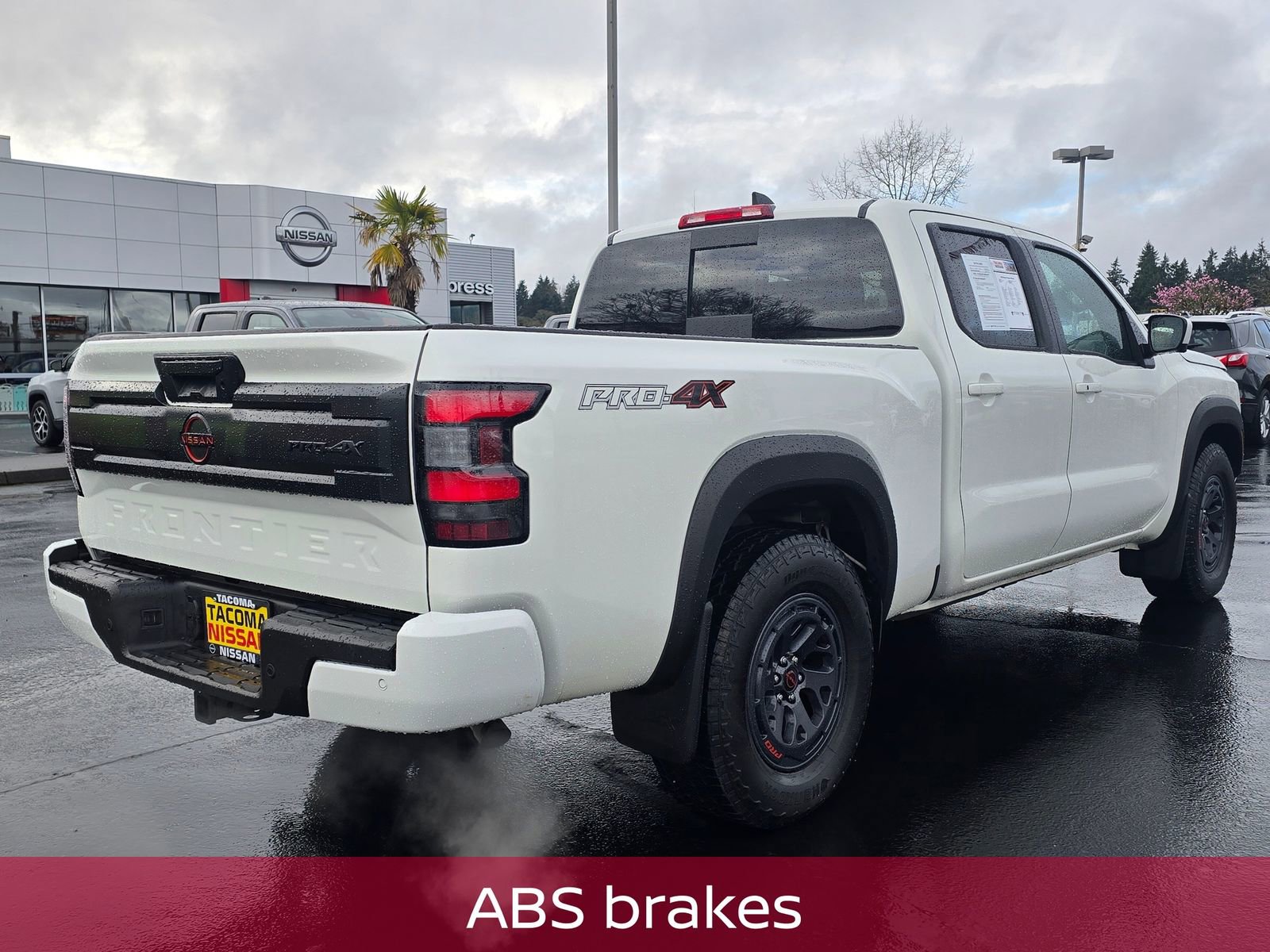 Used 2025 Nissan Frontier PRO-4X w/ Pro Convenience Package image 15