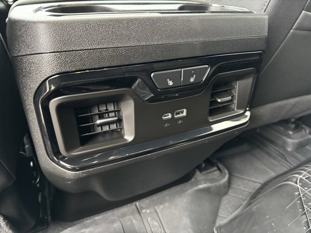 Used 2024 Chevrolet Silverado 2500 ZR2 w/ Technology Package image 8