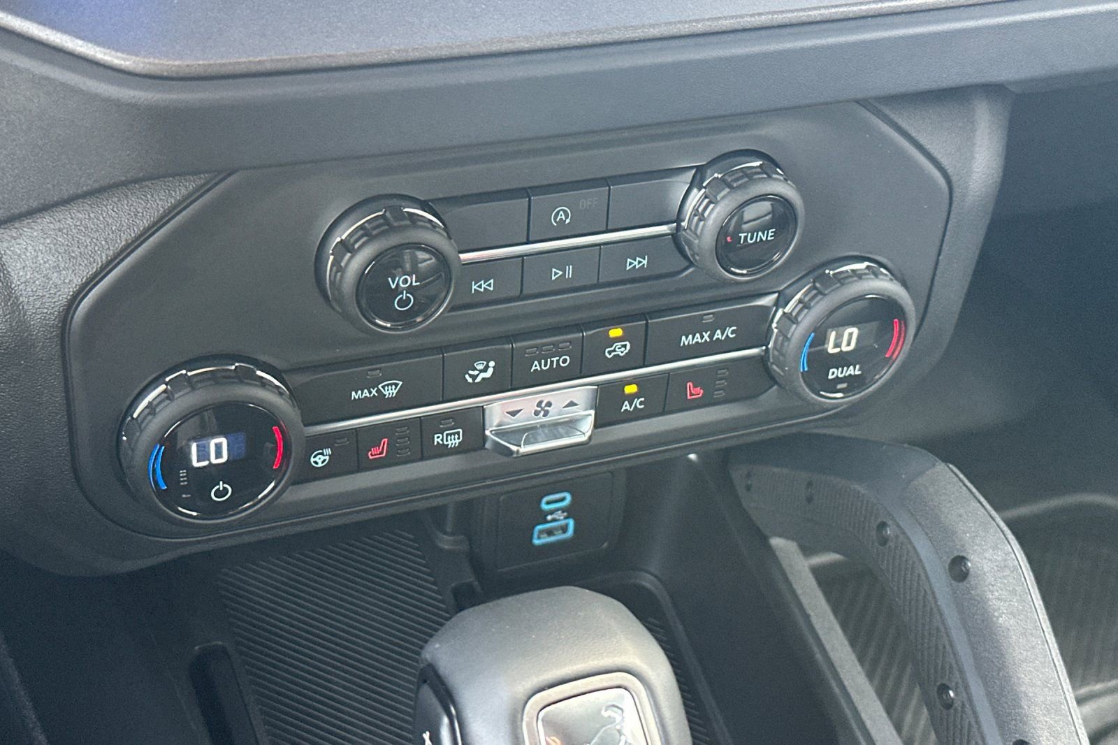 New 2025 Ford Bronco Badlands image 21