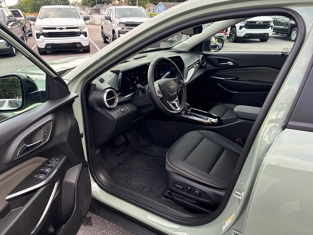 Used 2026 Chevrolet Trax ACTIV w/ Driver Confidence Package FWD image 11