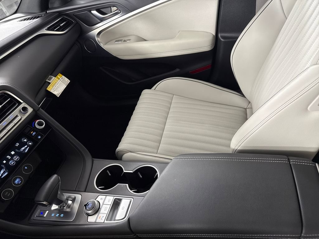 New 2025 Genesis G70 2.5T w/ Sport Prestige Package image 19