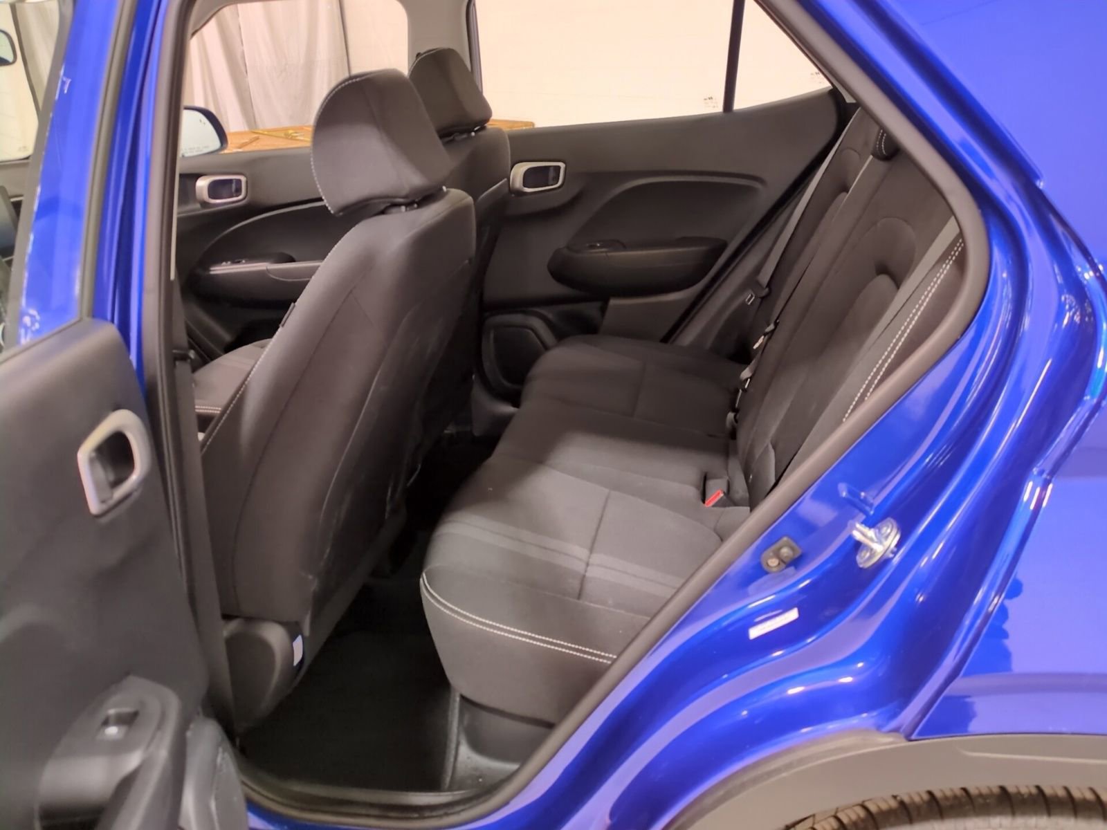 Used 2025 Hyundai Venue SEL image 13