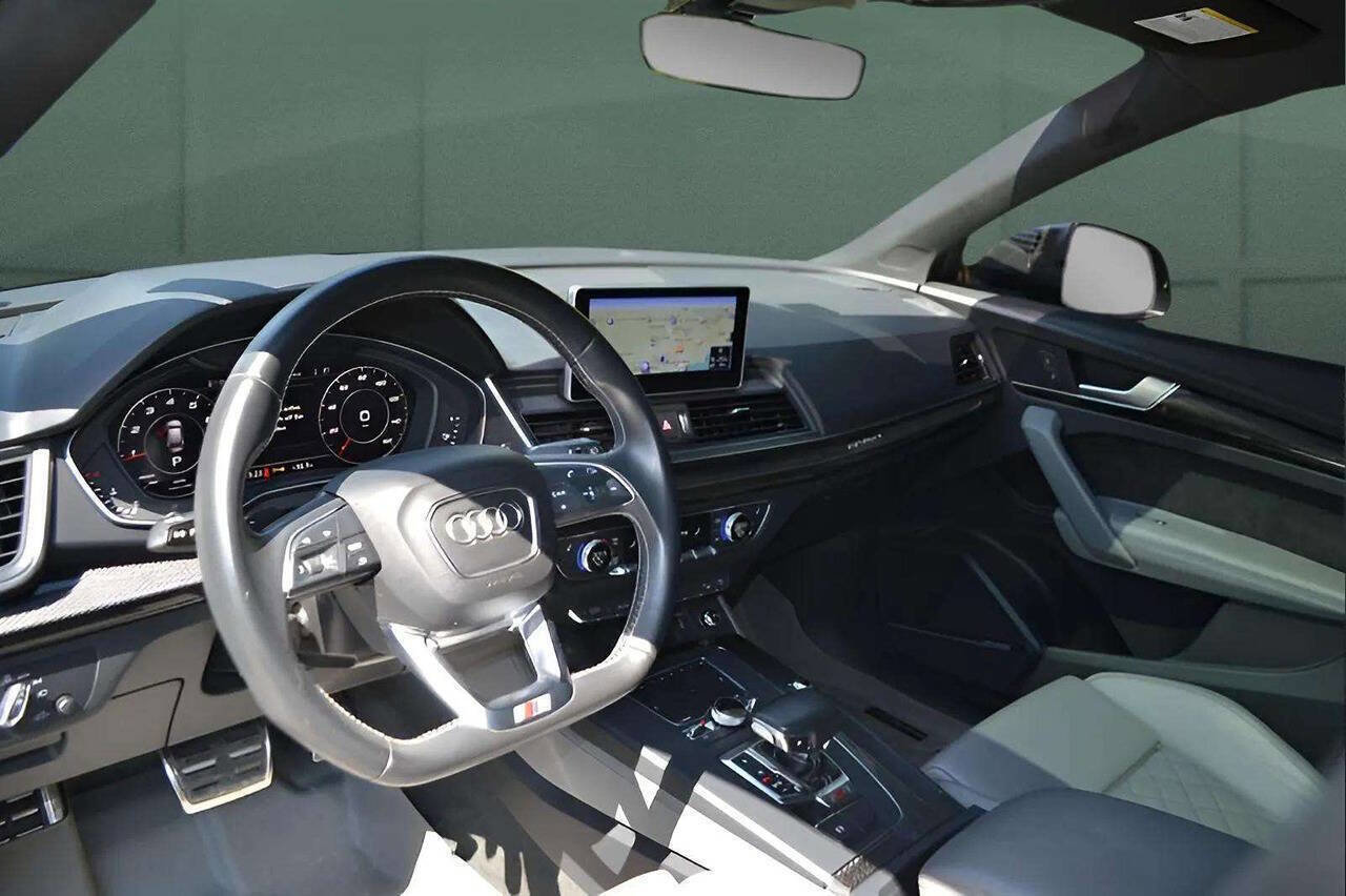 Used 2018 Audi SQ5 Premium Plus w/ Navigation Package image 16