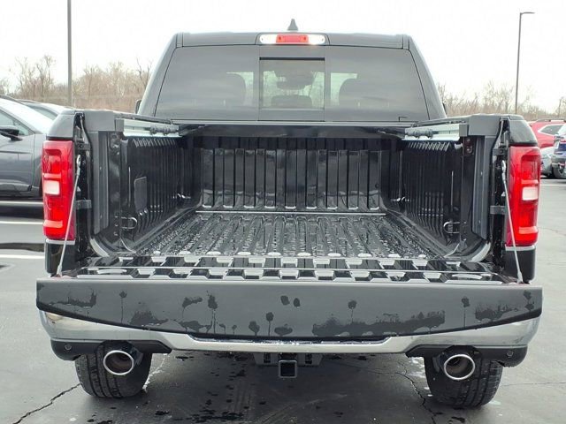 New 2026 RAM 1500 4x4 Crew Cab image 18