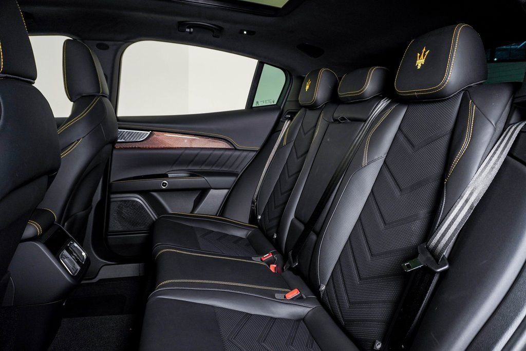 Certified 2024 Maserati Grecale Trofeo image 17