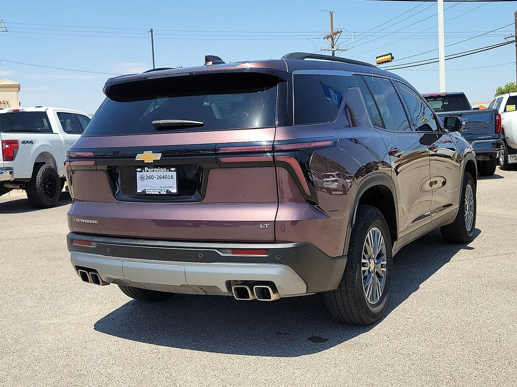 Used 2024 Chevrolet Traverse LT FWD image 12