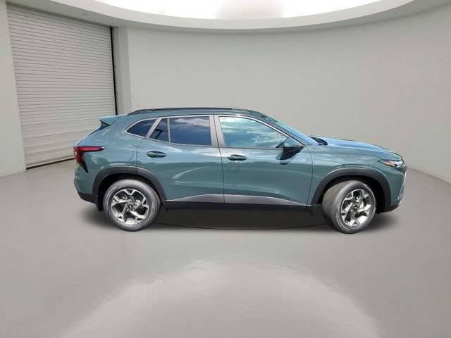 New 2026 Chevrolet Trax LT w/ Sunroof Package FWD image 8